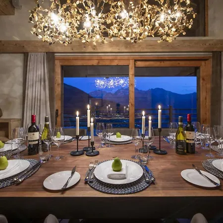 Chalet Laax: Where Modern Design Meets شقة